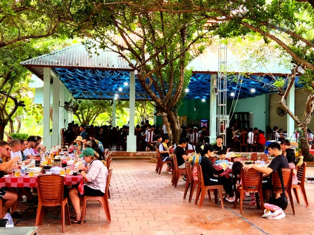 ktour-nha-trang-dao-khi-suoi-hoa-lan-nha-hang-huong-lan